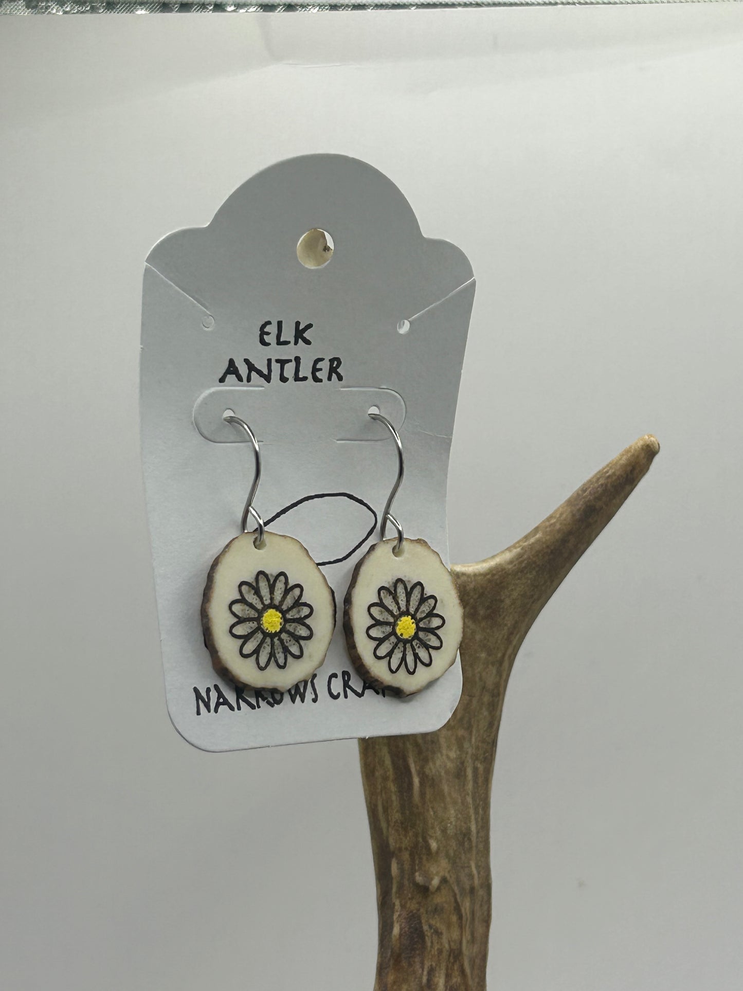 Engraved Daisy
